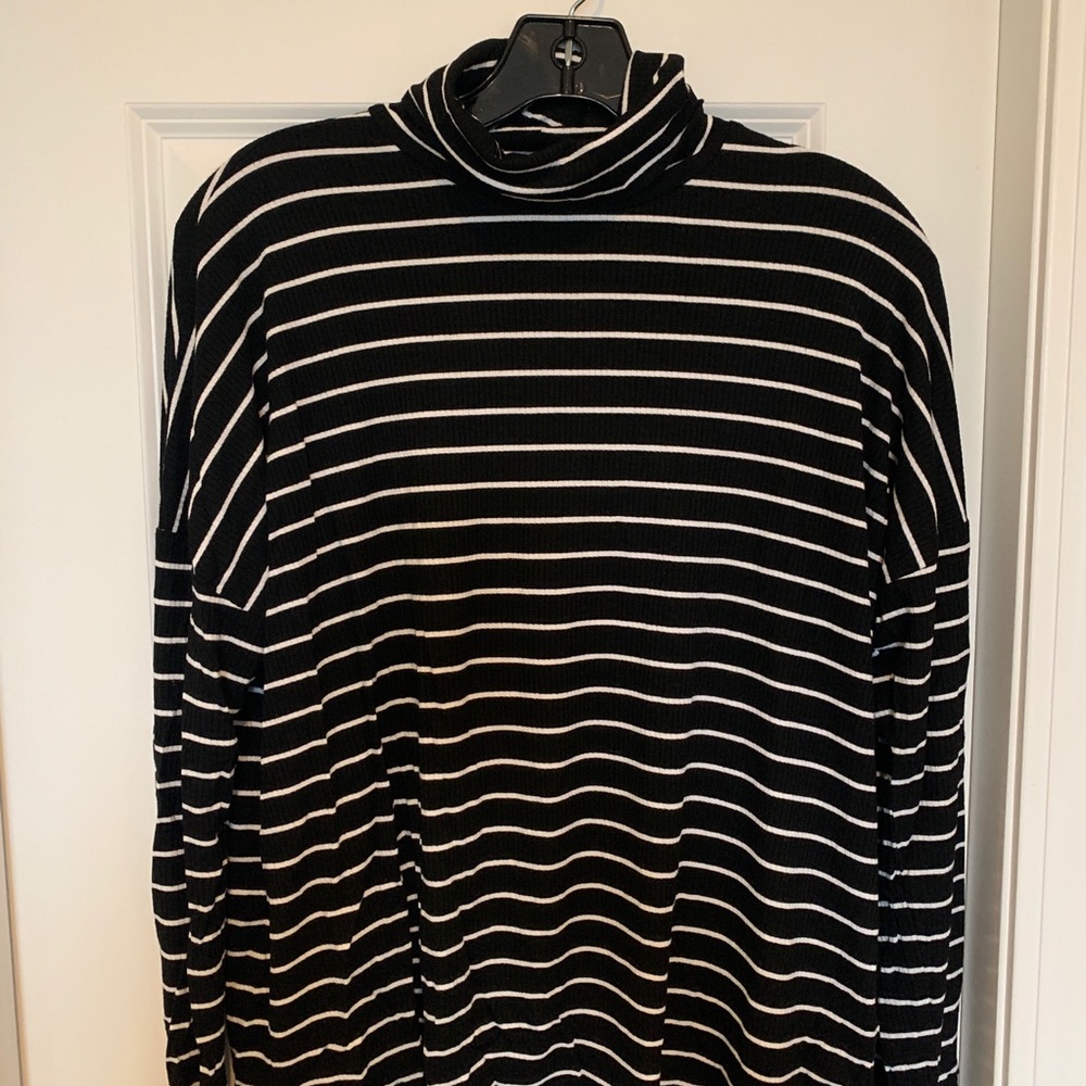 Michael Kors - lightweight turtleneck top